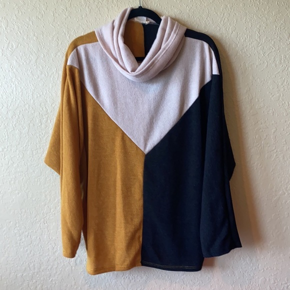 Color Block Dolman Sweater - Picture 7 of 8